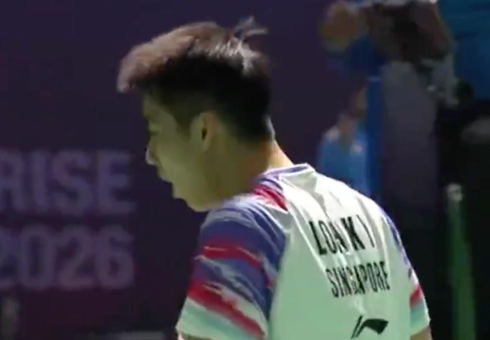 又来!印度羽毛球赛因场地落鸟粪中断,本土选手淡定自若、对手直接干呕