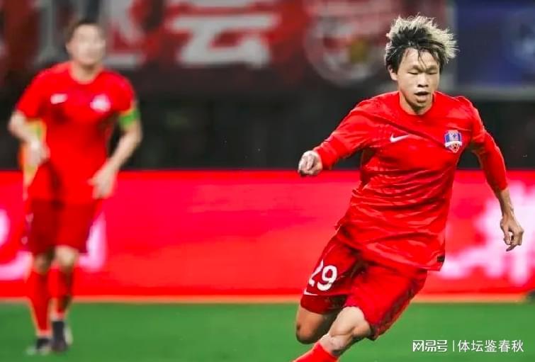 K1体育-国安新援到京！社媒晒照，下赛季有望成球队后卫线主力