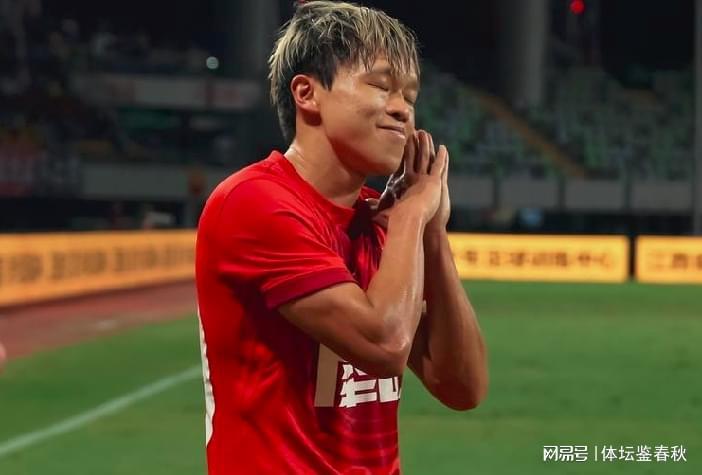 K1体育-国安新援到京！社媒晒照，下赛季有望成球队后卫线主力