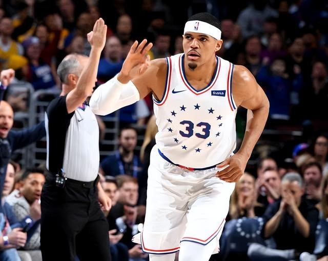 K1体育官方-他一次全明星都没进过，却狂赚2.7亿，今年还是联盟第一，太强了|哈里斯|活塞队|密尔沃基雄鹿队|德文-哈里斯|吉米·巴特勒_新浪体育_新浪新闻