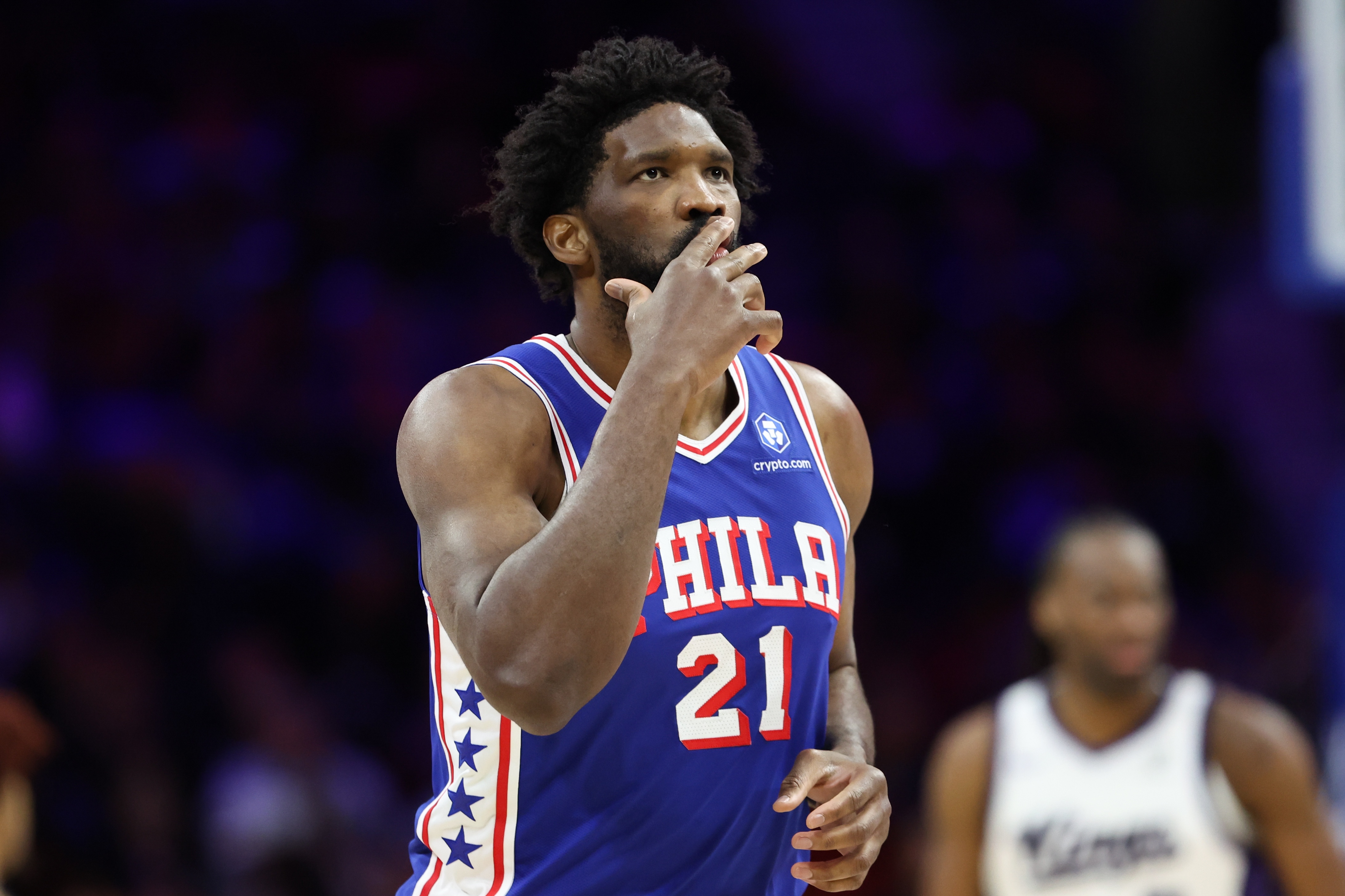 K1体育官方-几成巅峰水准？恩比德近10战场均32.5+8.7+5.4 命中率55/49/86%