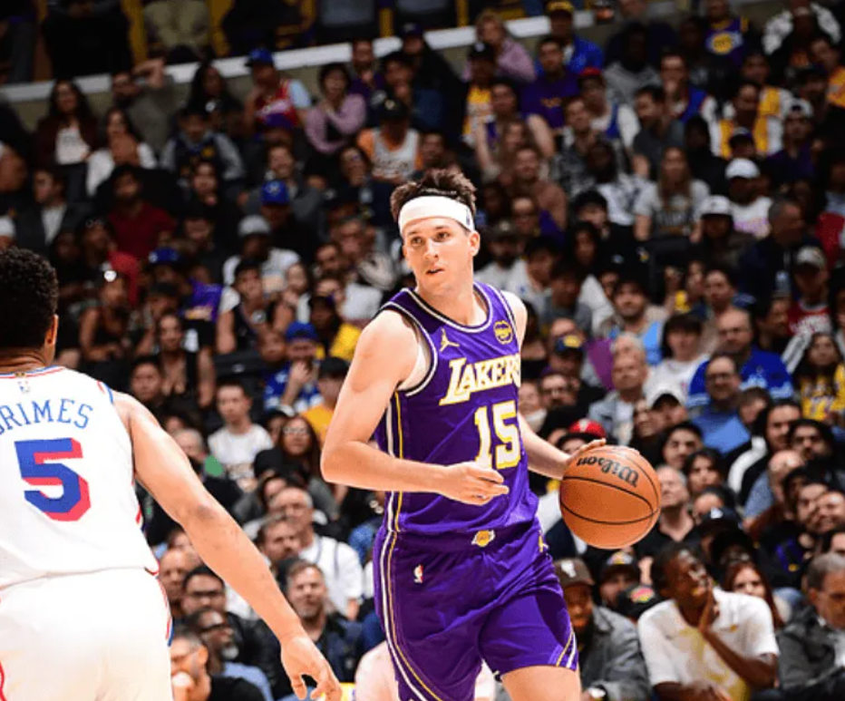 K1体育官方-大逆转!湖人双杀76人,詹姆斯一战连创3大神迹,东契奇腿筋重伤