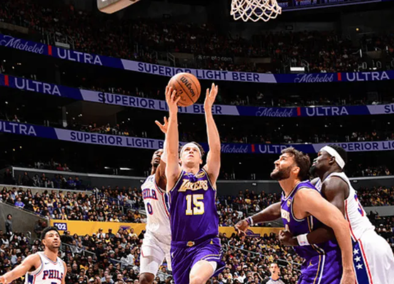 K1体育官方-大逆转!湖人双杀76人,詹姆斯一战连创3大神迹,东契奇腿筋重伤