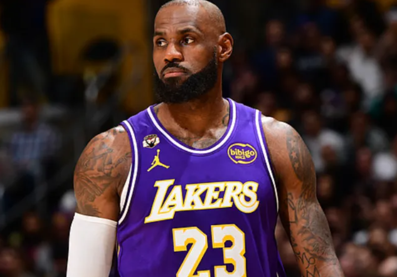 K1体育官方-大逆转!湖人双杀76人,詹姆斯一战连创3大神迹,东契奇腿筋重伤