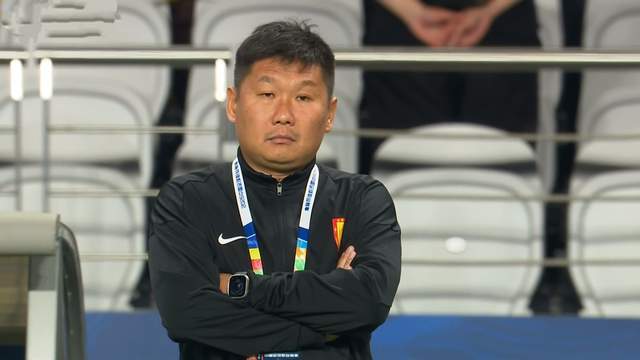 K1体育官方网站-刘建业一招鲜不灵了，向余望踢边路没防守 只会回传 重庆挖掘新星